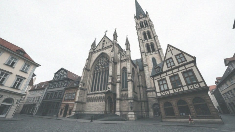 Jakie styl architektoniczny reprezentuje Kościół Wszystkich Świętych?